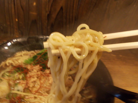 煖 黒とんこつ塩らーめん 009.jpg